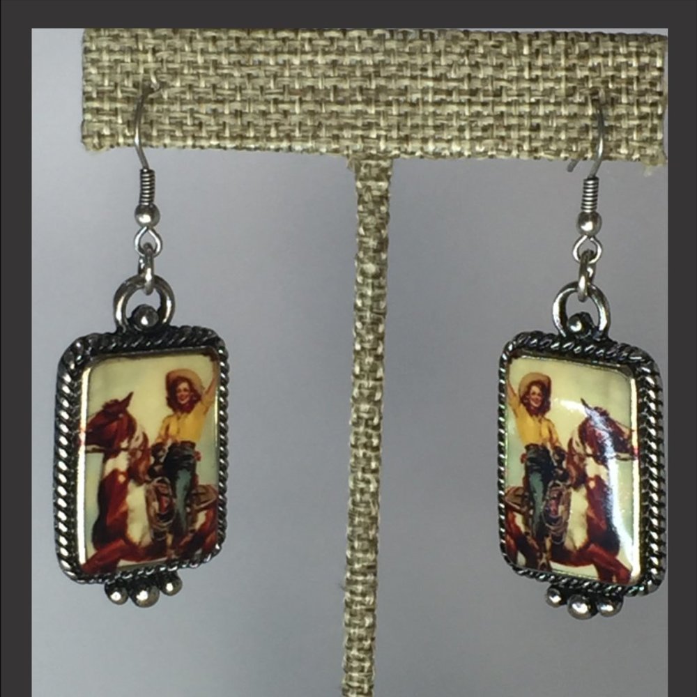 🆕❤️Painted Cowgirl Earrings